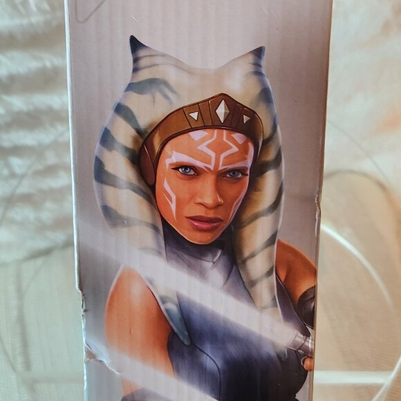 Star Wars Galactic Action Ahsoka Tano, 12-Inch Scale Action Figure - Picture 4 of 6